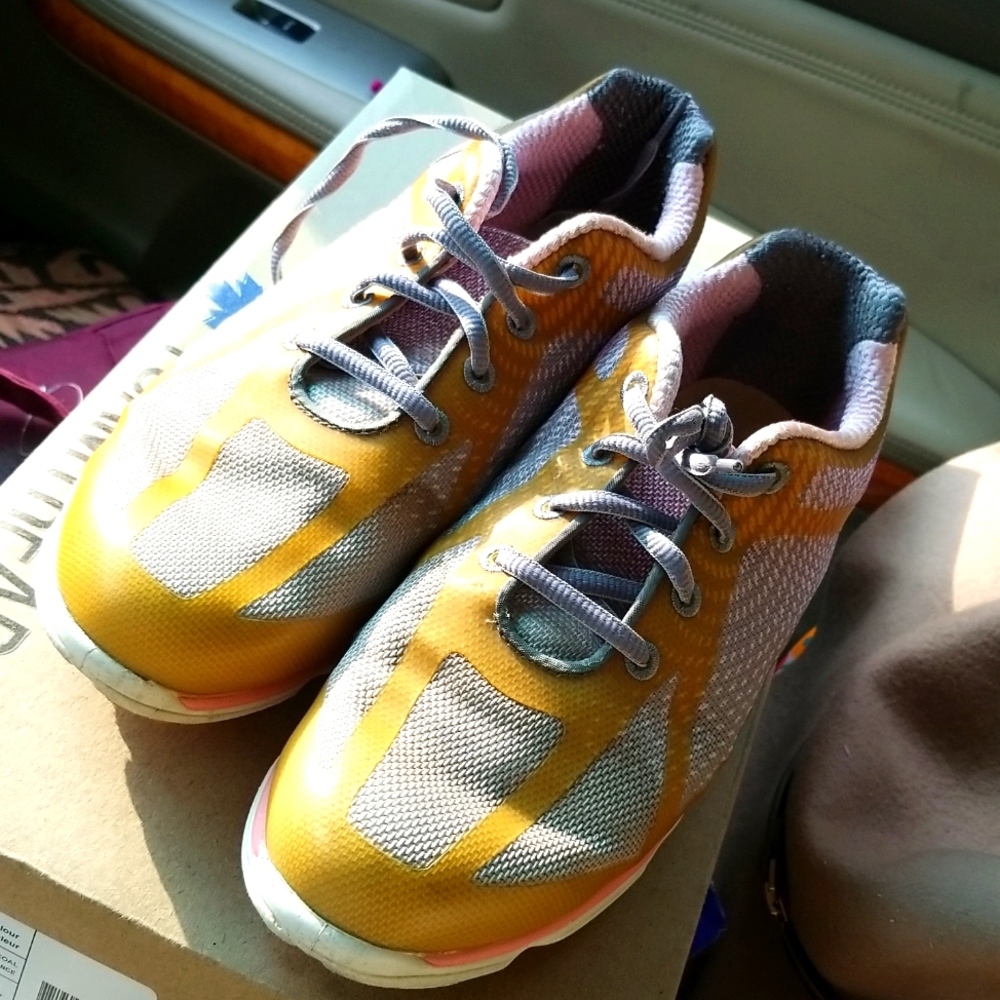 Womens golf shoes FJ pink yellow Cushion Trainer - no inserts- size 7.5